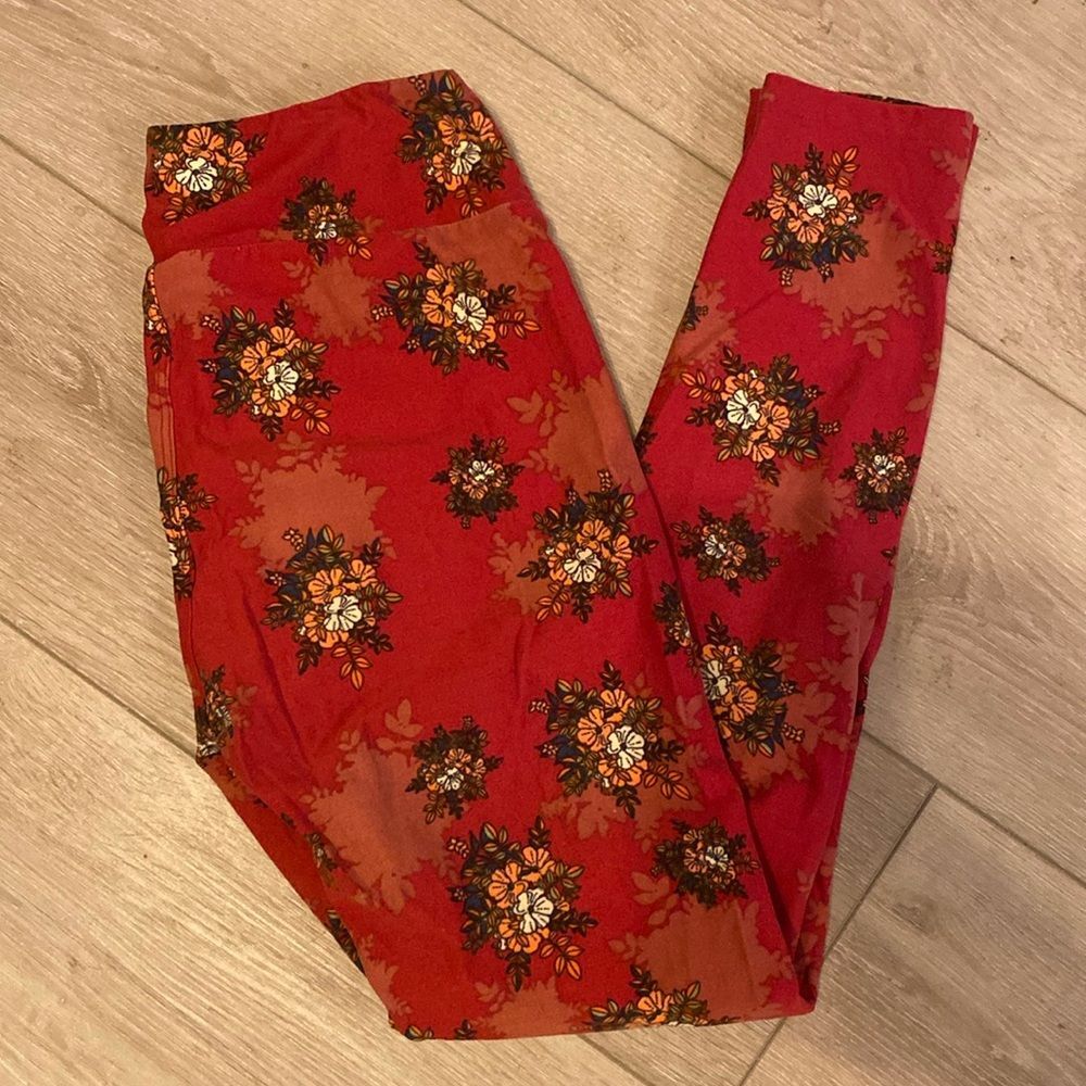 Lularoe One Size Leggings Maroon w/ Flowers